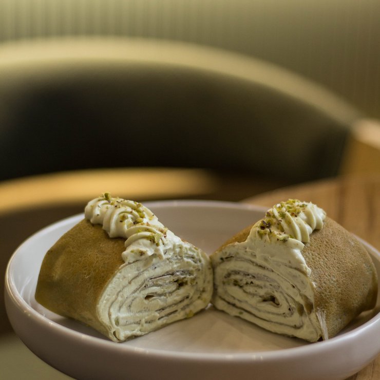 Блинный рулет фисташковый