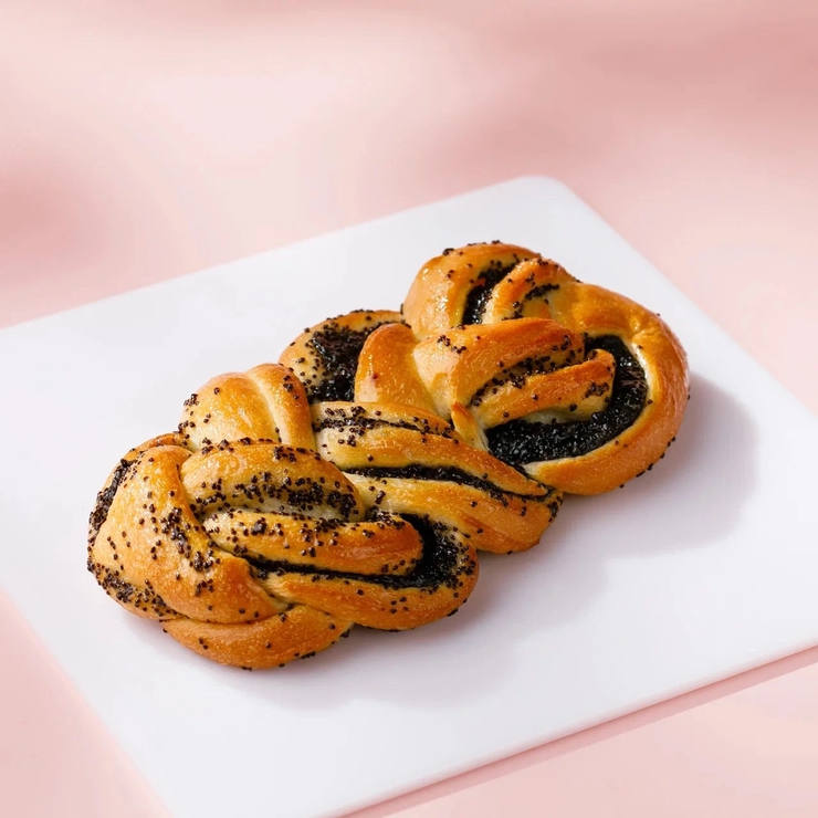 Булочка с маком