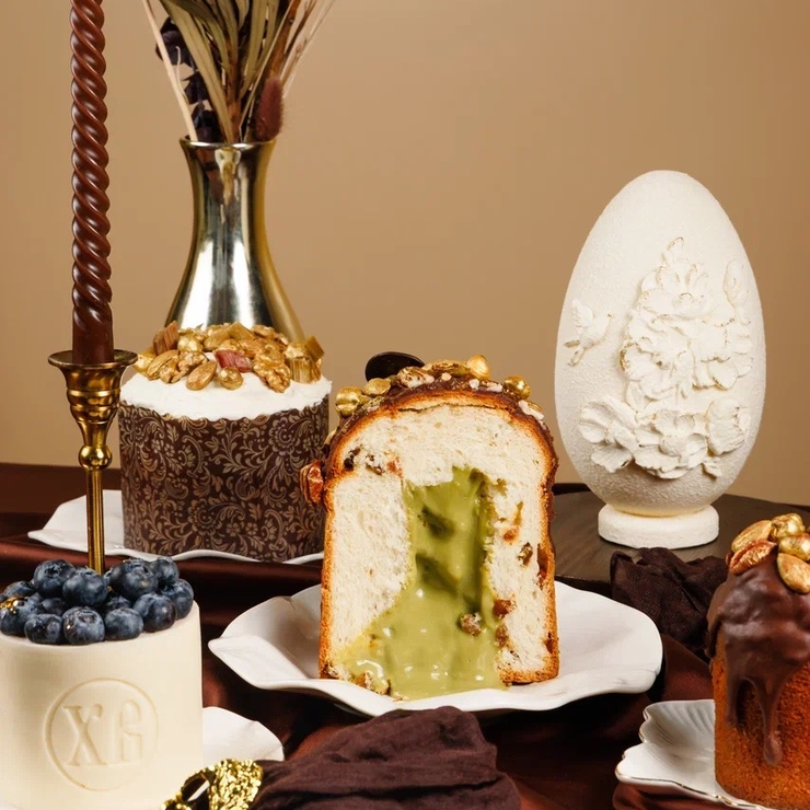 Кулич с фисташковым кремом